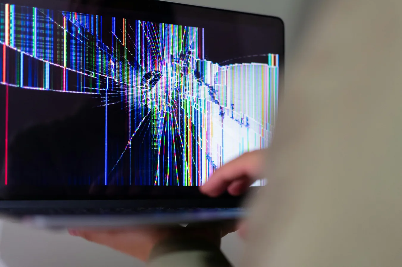 The hidden cost of IT downtime for Belgian SMEs: calculating what every hour offline costs